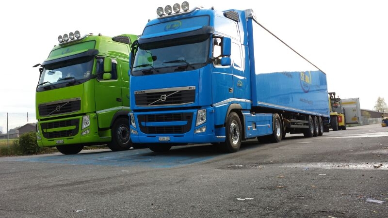 Blueliner und Greenliner in Pagny-sur-Meuse